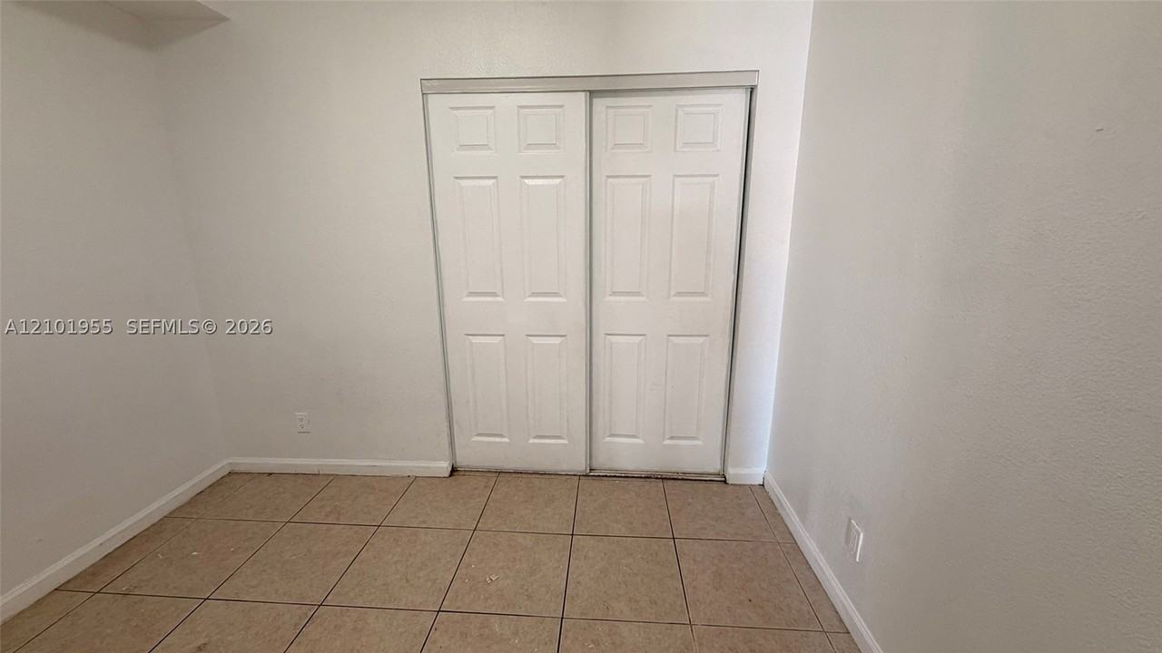 640 Sw 9th Ct #02 - Photo 3 of 8