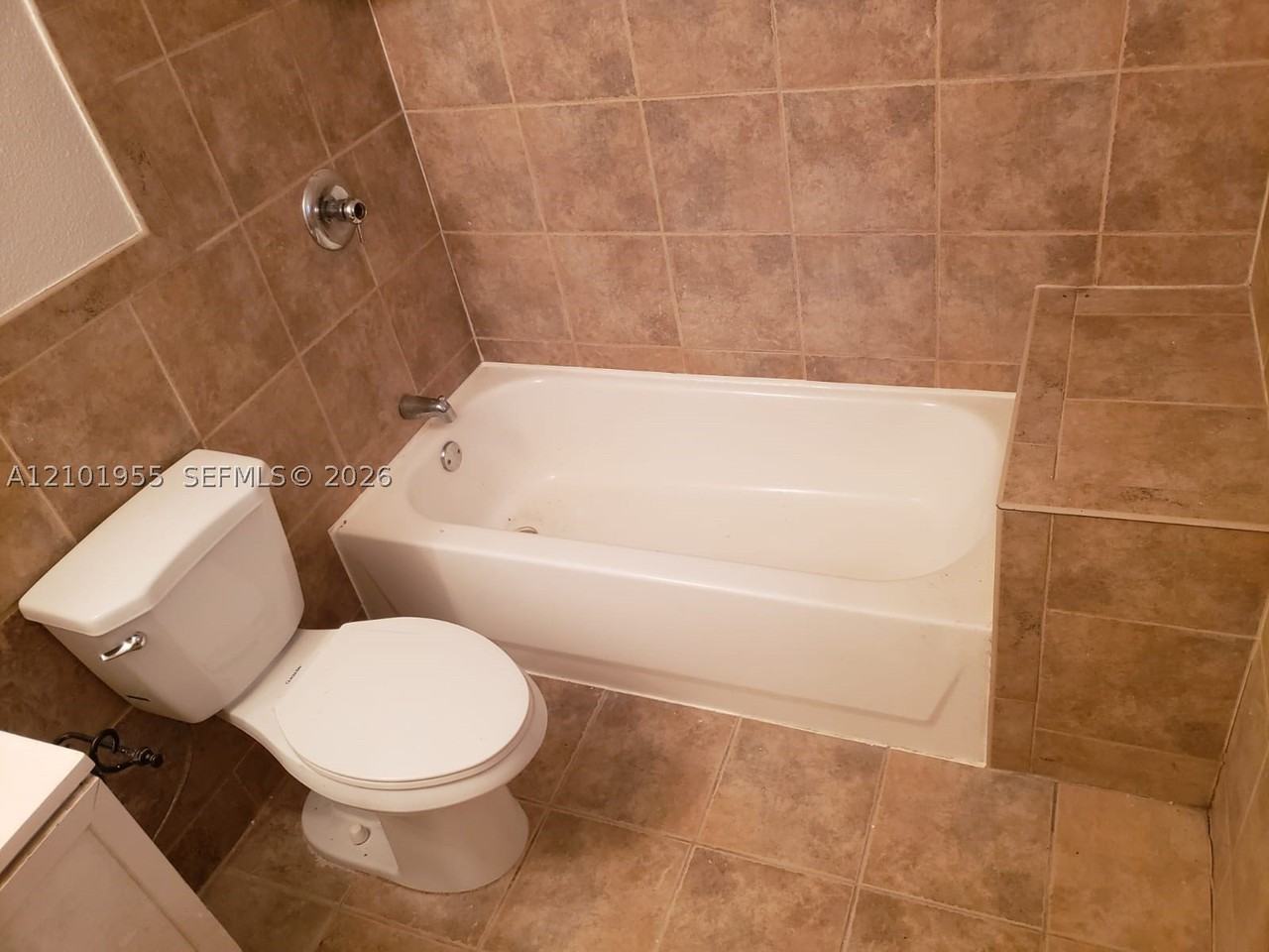 640 Sw 9th Ct #02 - Photo 6 of 8