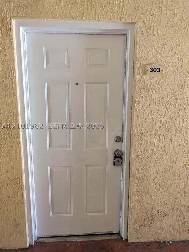 17622 Nw 25th Ave #303 - Photo 3 of 22