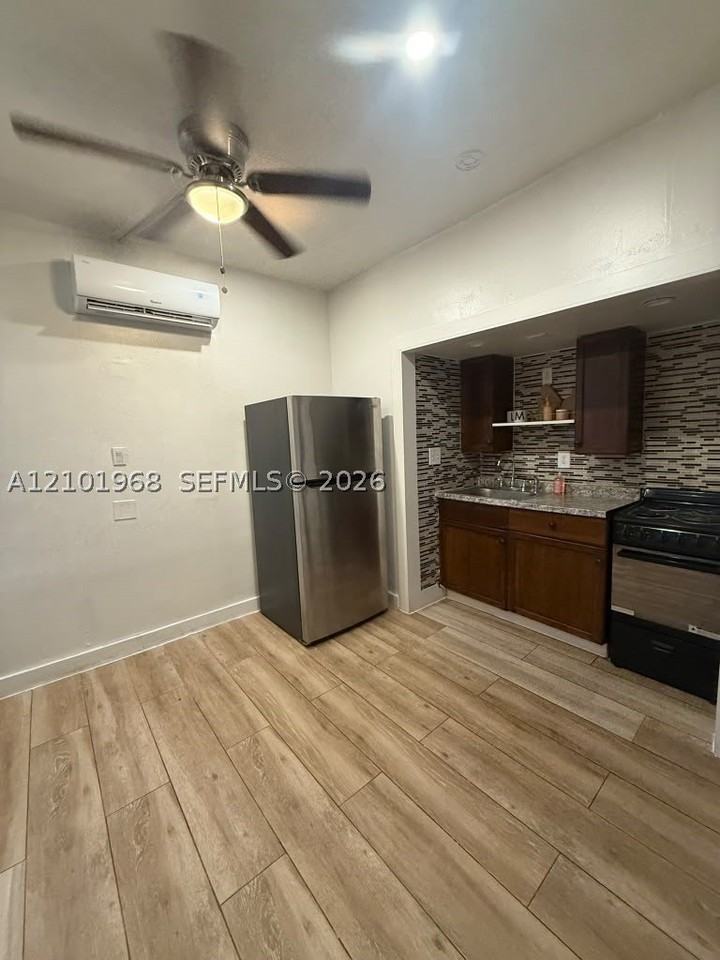 2484 Sw 10th St #3 - Photo 6 of 27