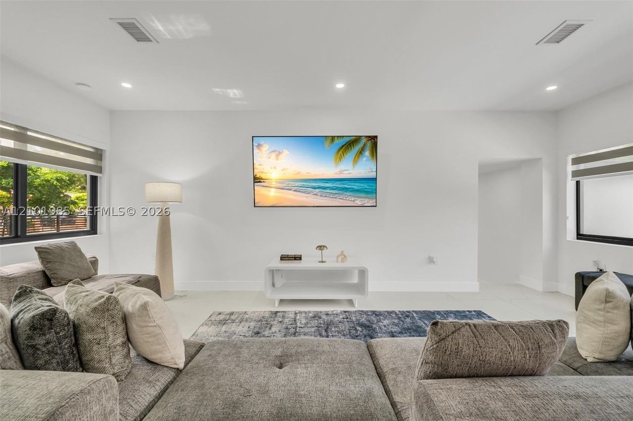 1741 Sw 17th Ct - Photo 6 of 38