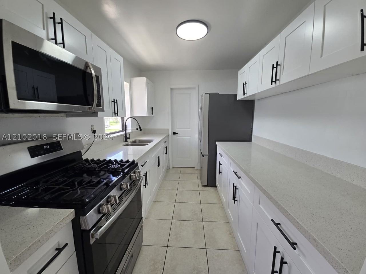10400 Sw 198th St - Photo 4 of 8