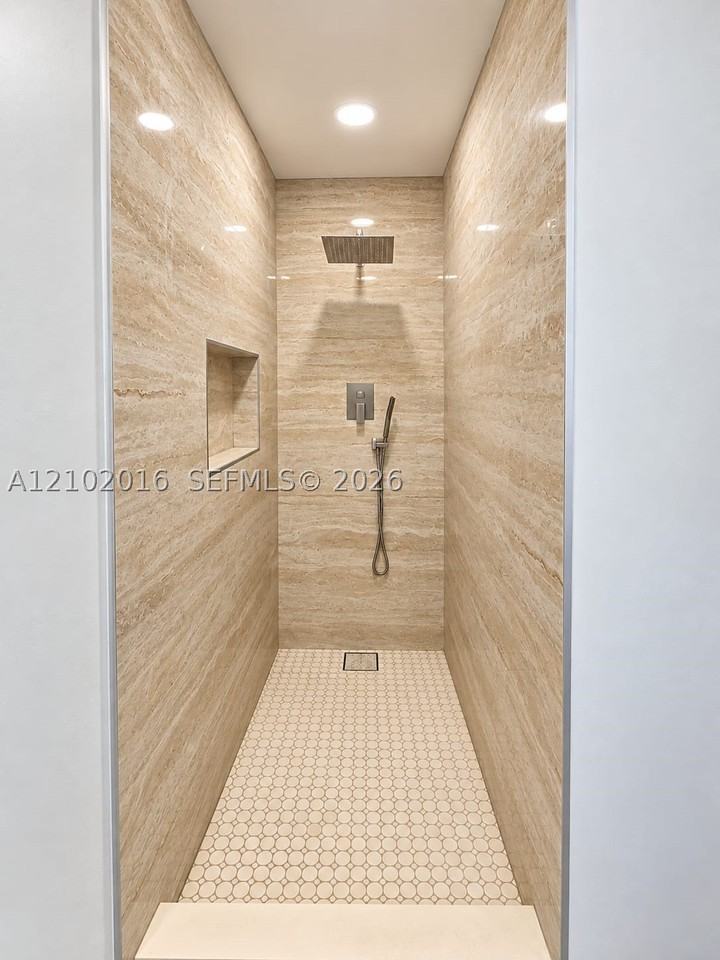 10400 Sw 198th St - Photo 6 of 8