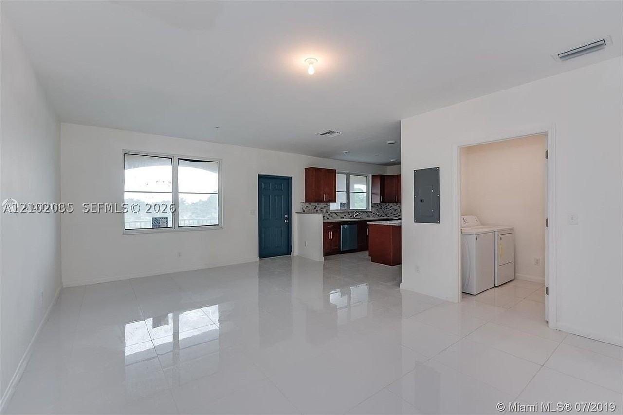2575 Sw 64th Ave #8 - Photo 6 of 14