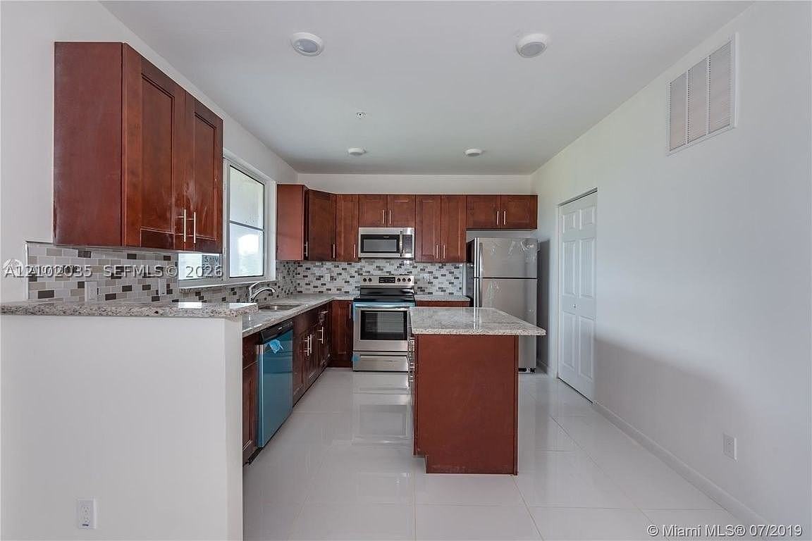 2575 Sw 64th Ave #8 - Photo 7 of 14