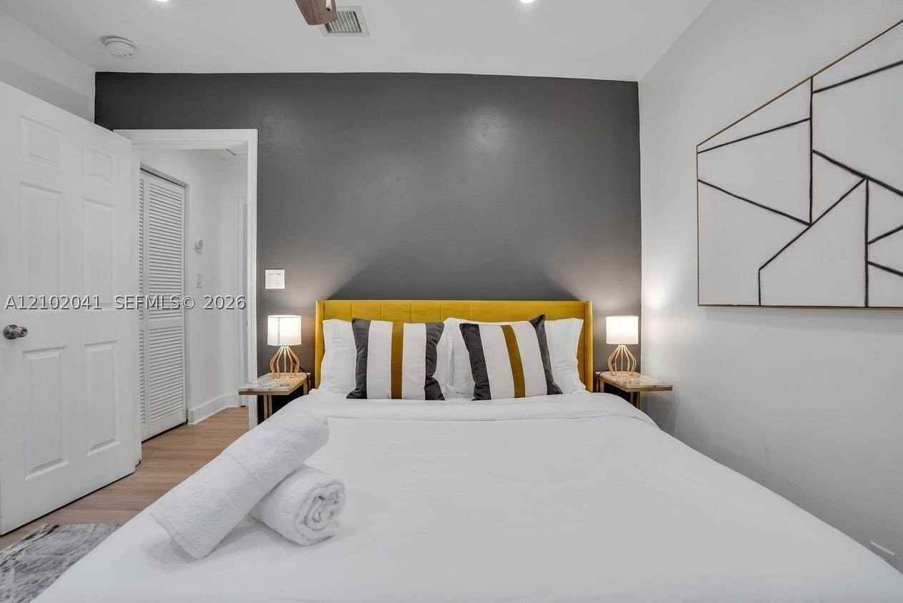 1229 Ne 17th Ave #1229 - Photo 5 of 16