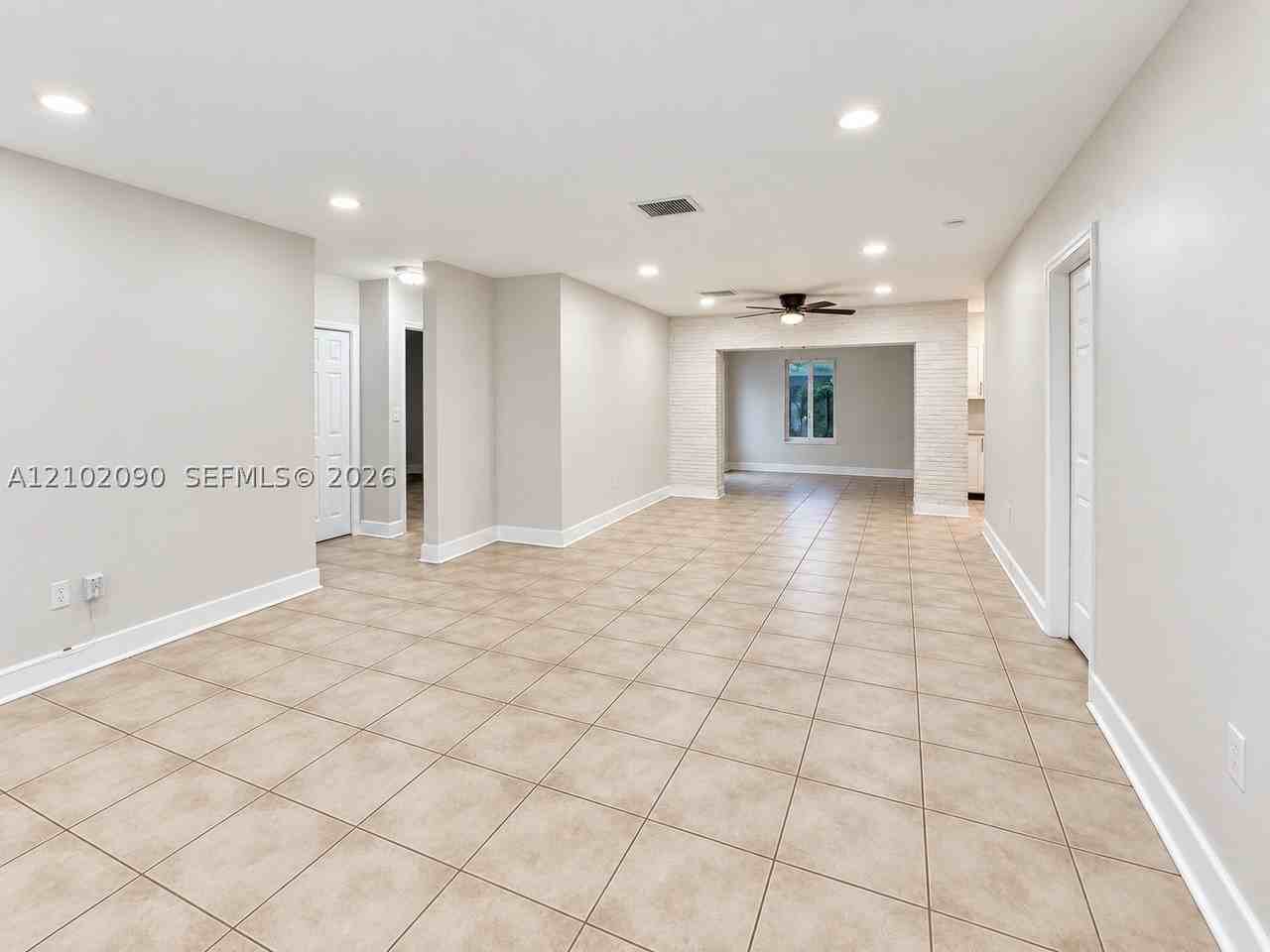 6461 Evans St - Photo 3 of 15