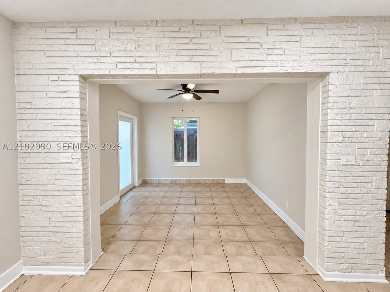 6461 Evans St - Photo 4 of 15