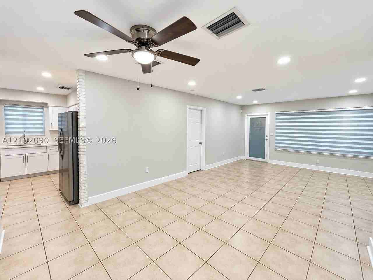 6461 Evans St - Photo 5 of 15