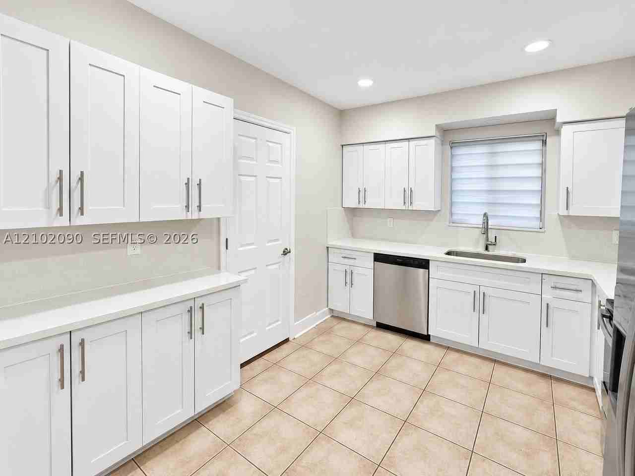 6461 Evans St - Photo 7 of 15