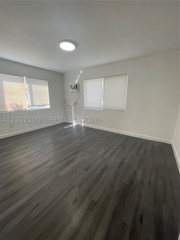 785 81st St #3 - Photo 5 of 12