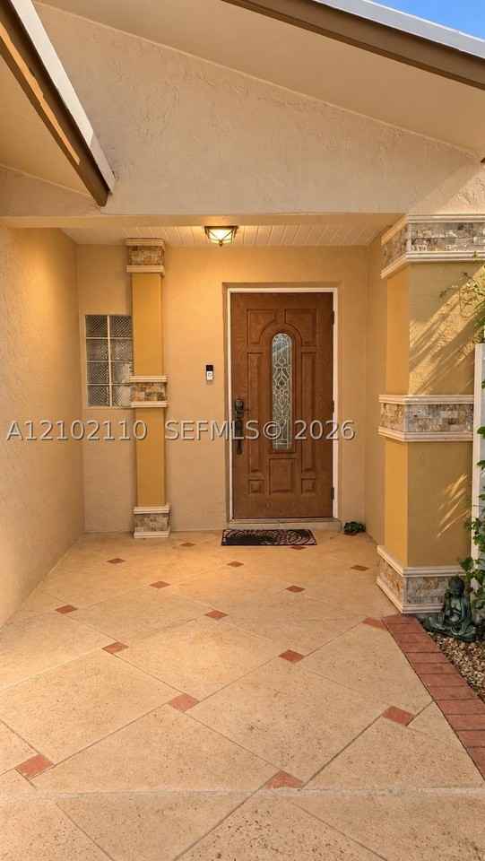 11853 Sw 210th Ter - Photo 2 of 16