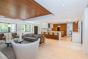 featured image of 1035 Catalonia Ave