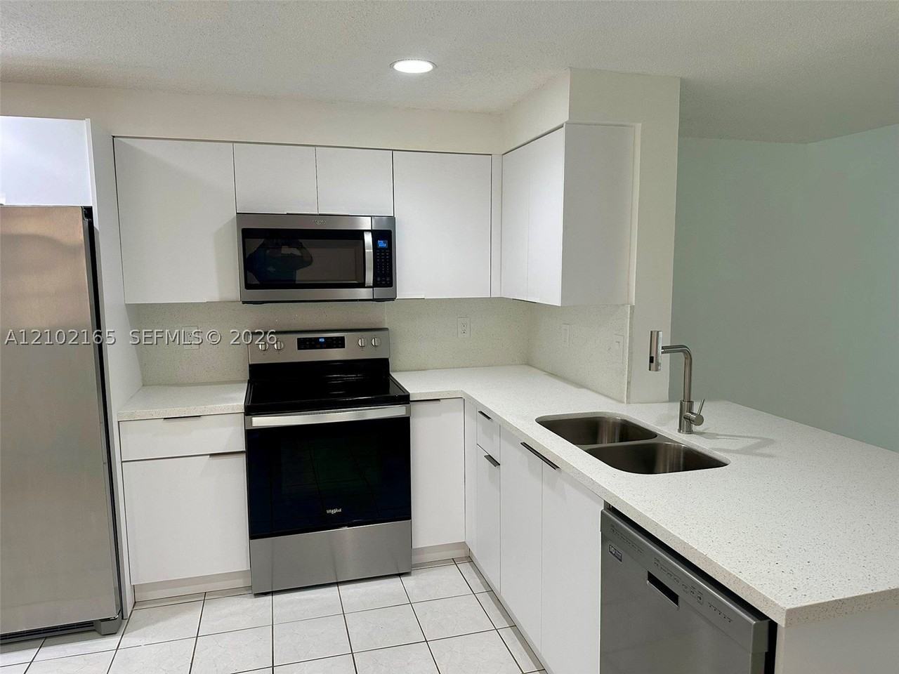 1401 Veracruz Ln - Photo 5 of 19