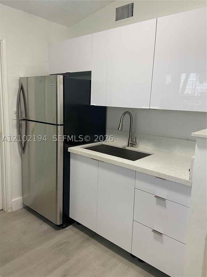 1629 Ne 178th St #1629 - Photo 3 of 9