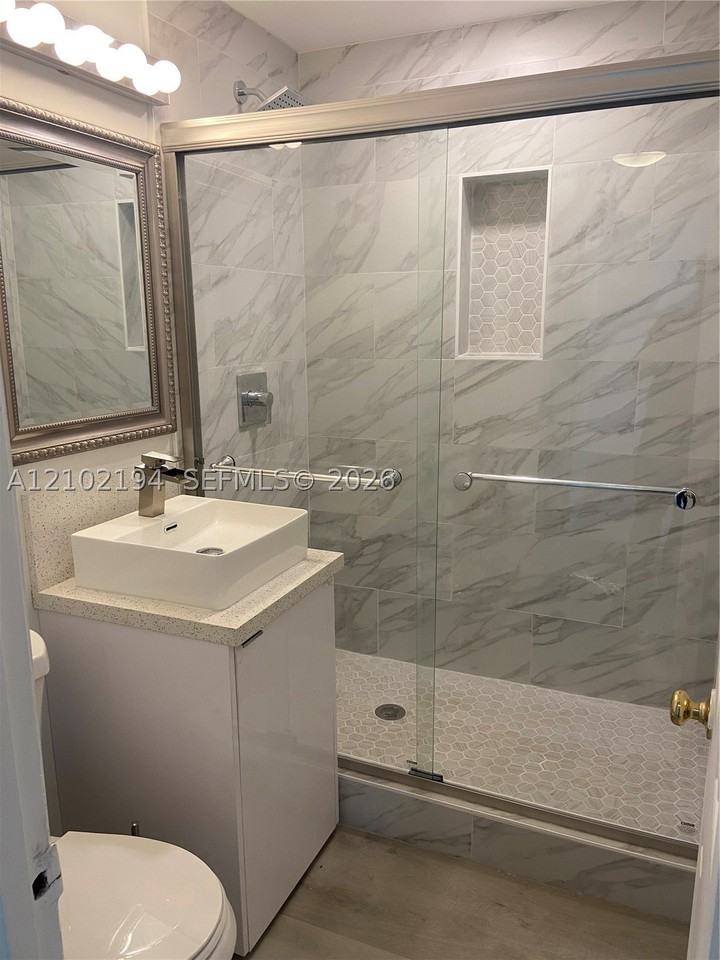 1629 Ne 178th St #1629 - Photo 4 of 9