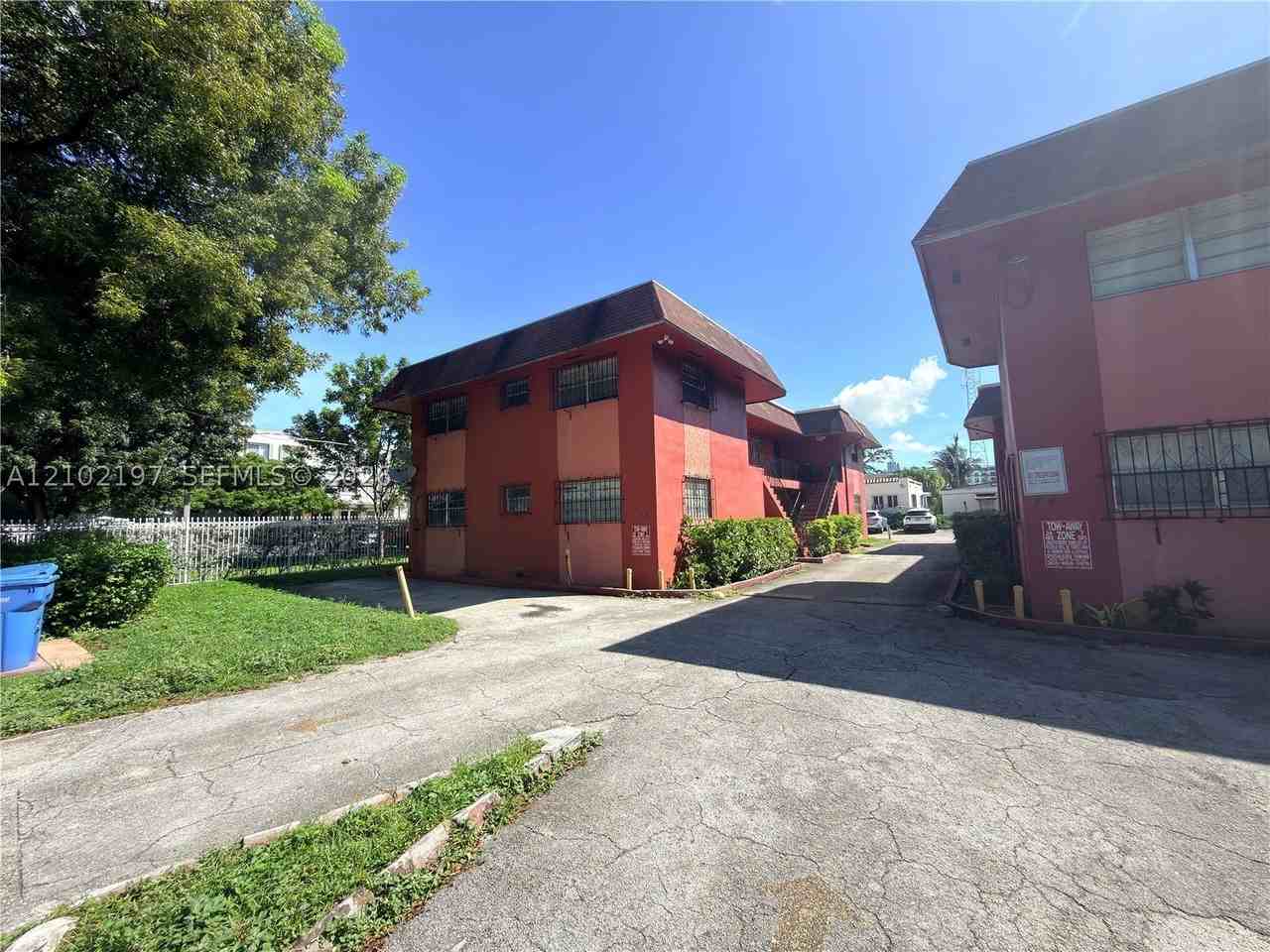 747 Nw 13th Ave #2 - Photo 2 of 9