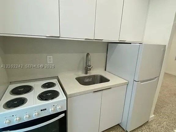666 Nw 35th St #2 - Photo 3 of 8