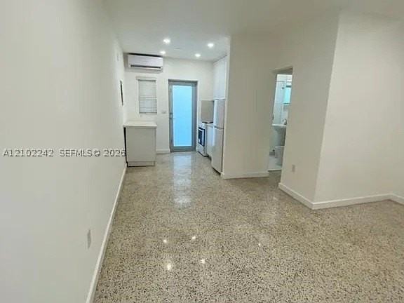 666 Nw 35th St #2 - Photo 4 of 8