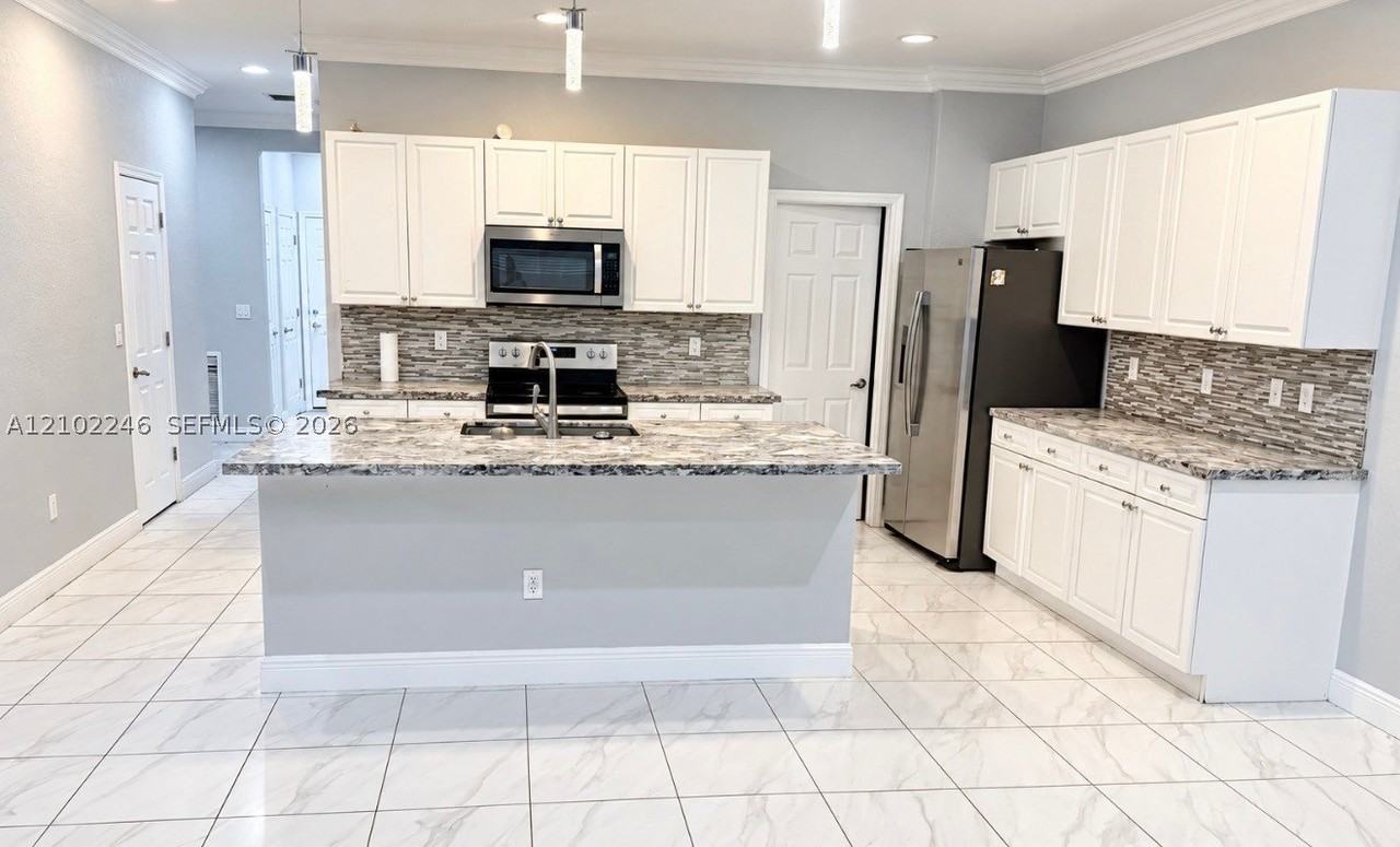 1201 Nw Leonardo Cir #0 - Photo 3 of 17