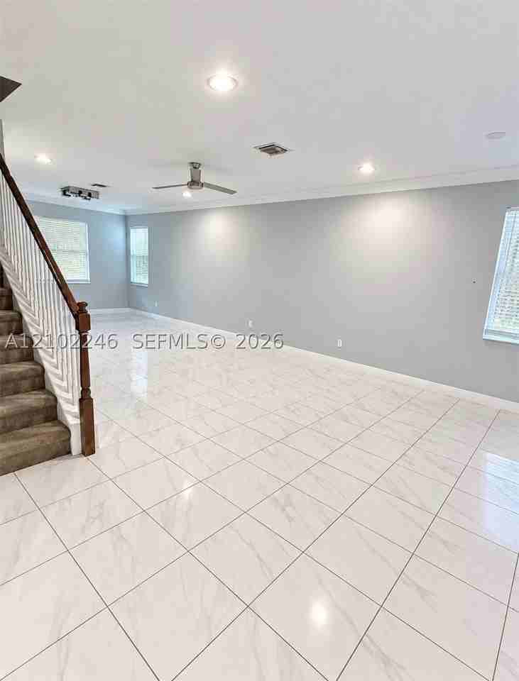 1201 Nw Leonardo Cir #0 - Photo 7 of 17