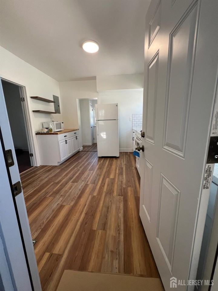 78 Pulaski Ave #2 - Photo 4 of 18