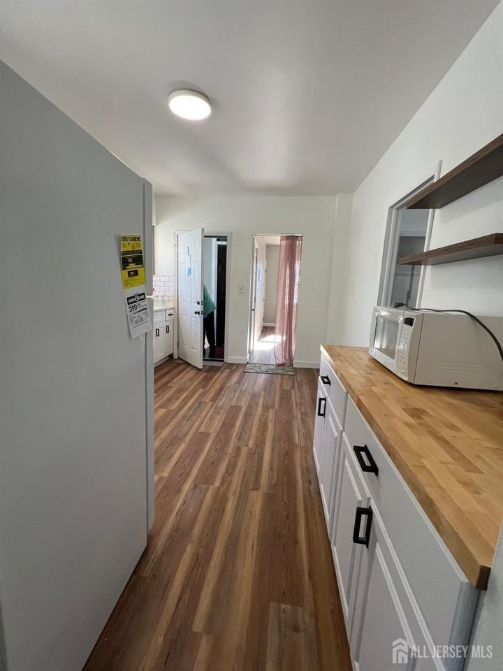 78 Pulaski Ave #2 - Photo 5 of 18