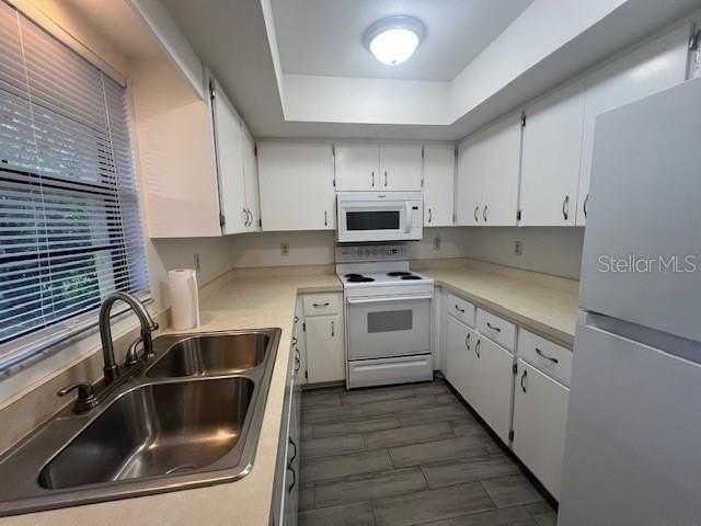 1052 Deer Hollow Blvd - Photo 4 of 16