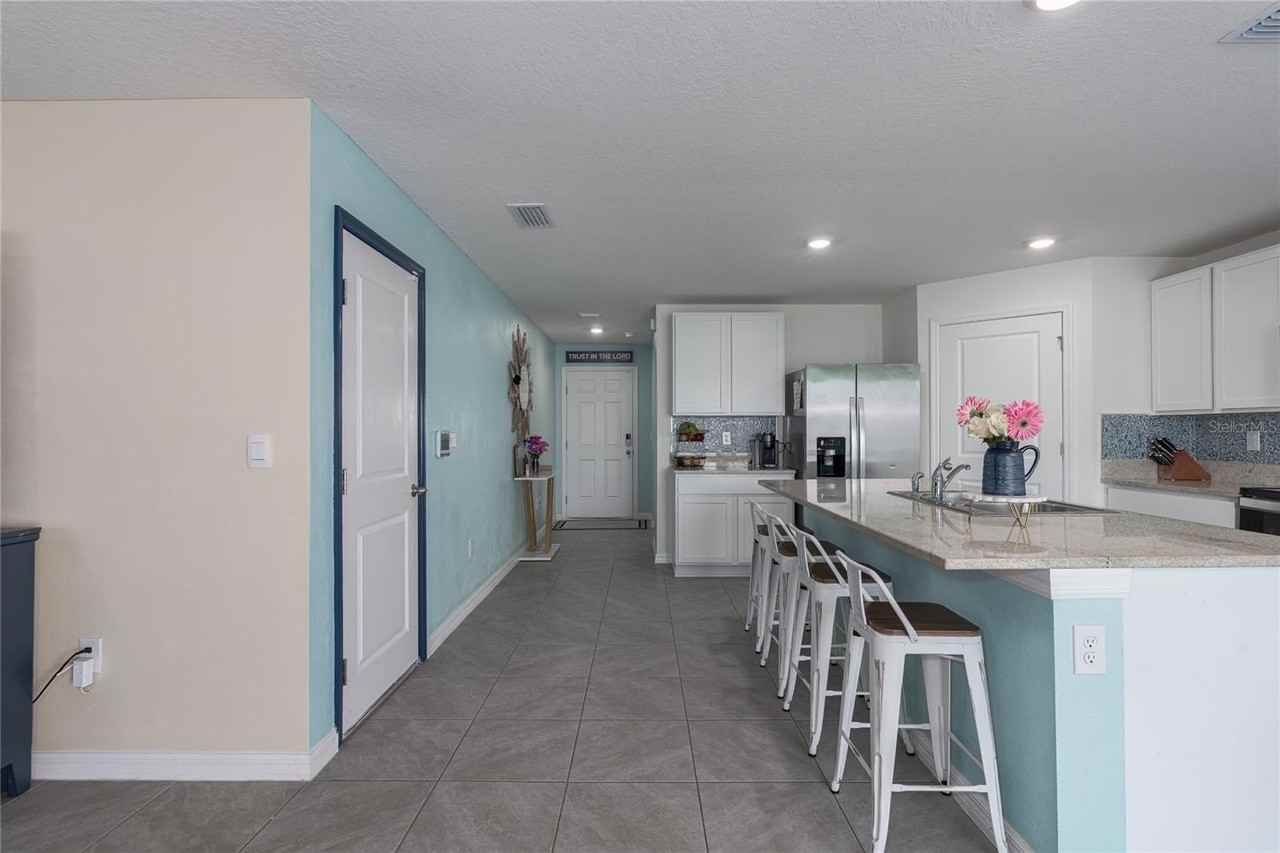 4232 Dovetail Ln - Photo 4 of 30