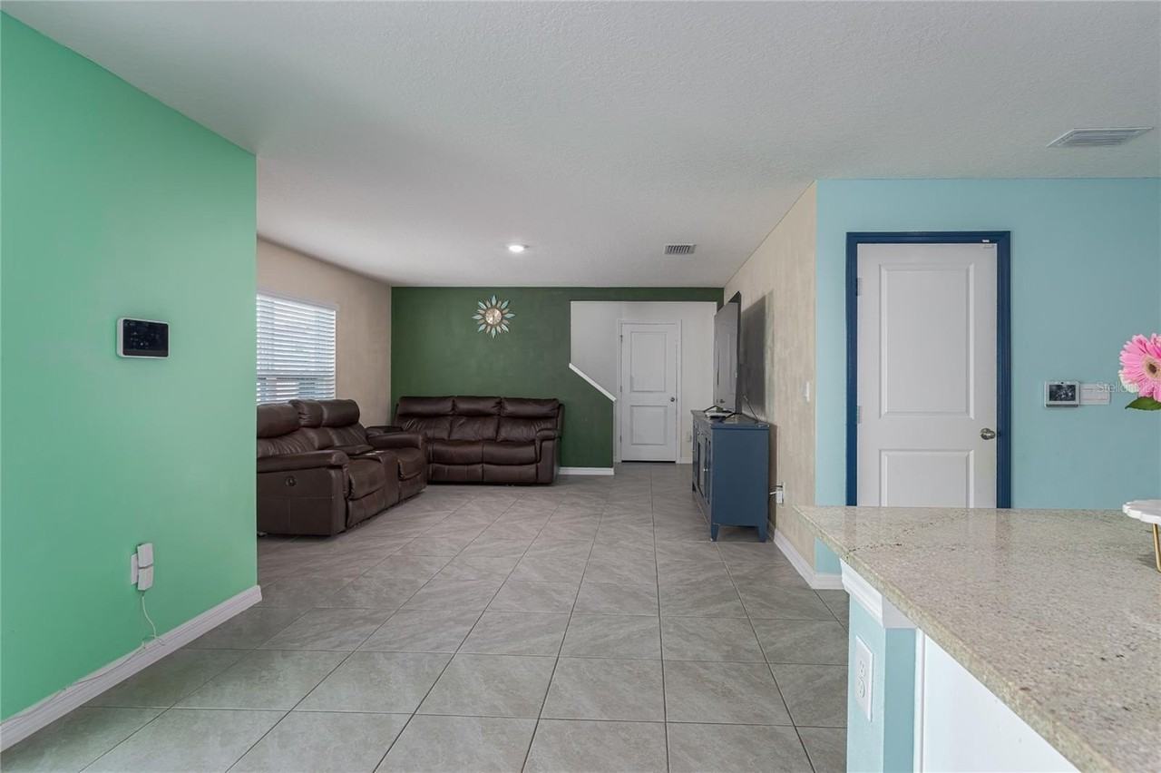 4232 Dovetail Ln - Photo 7 of 30