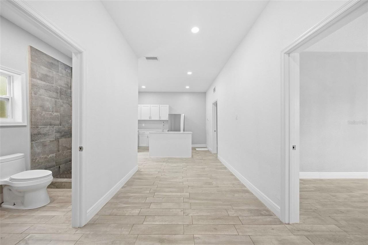 2901 N 20th St - Photo 4 of 22