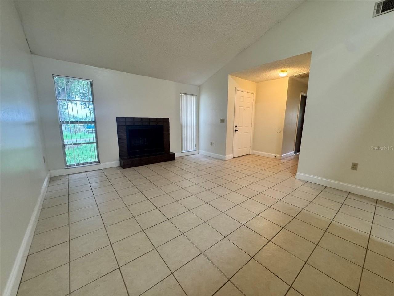 7415 Highland Grove Dr - Photo 4 of 15