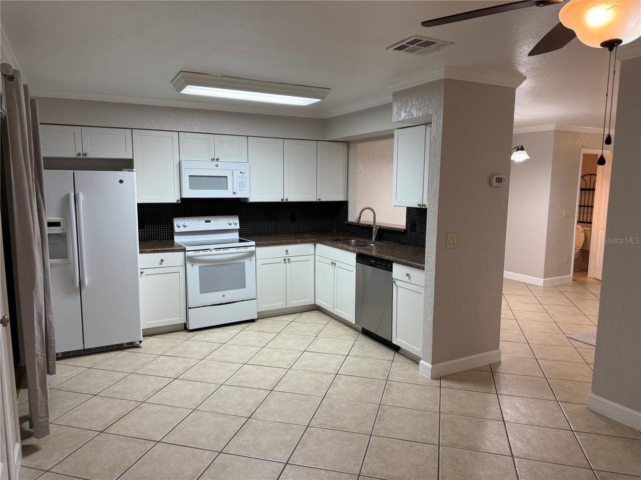 2884 Wareham Ct - Photo 3 of 26