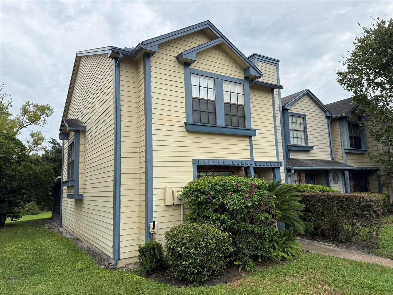 2884 Wareham Ct - Photo 5 of 26