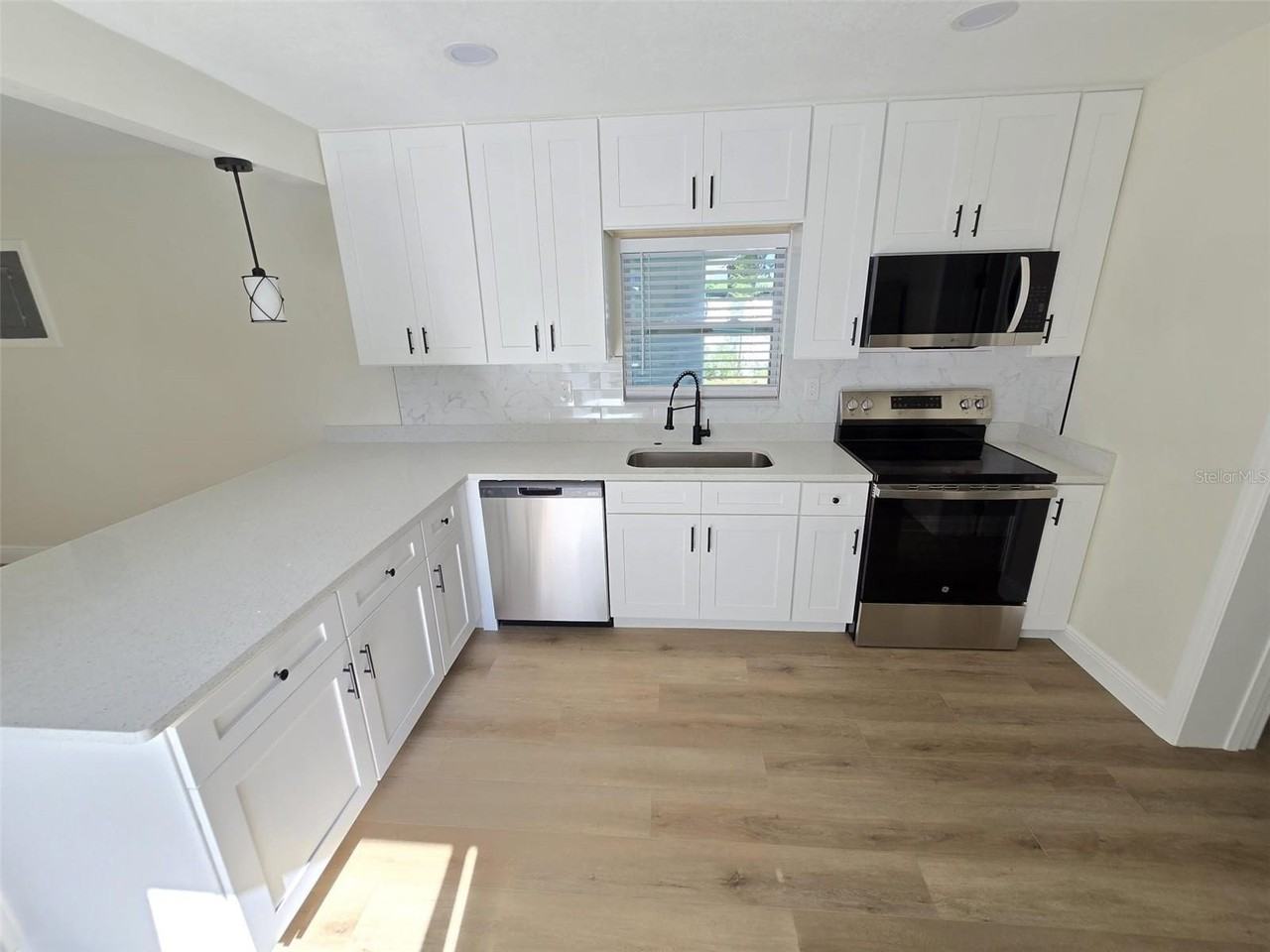416 W Ianthe St #2 - Photo 2 of 9