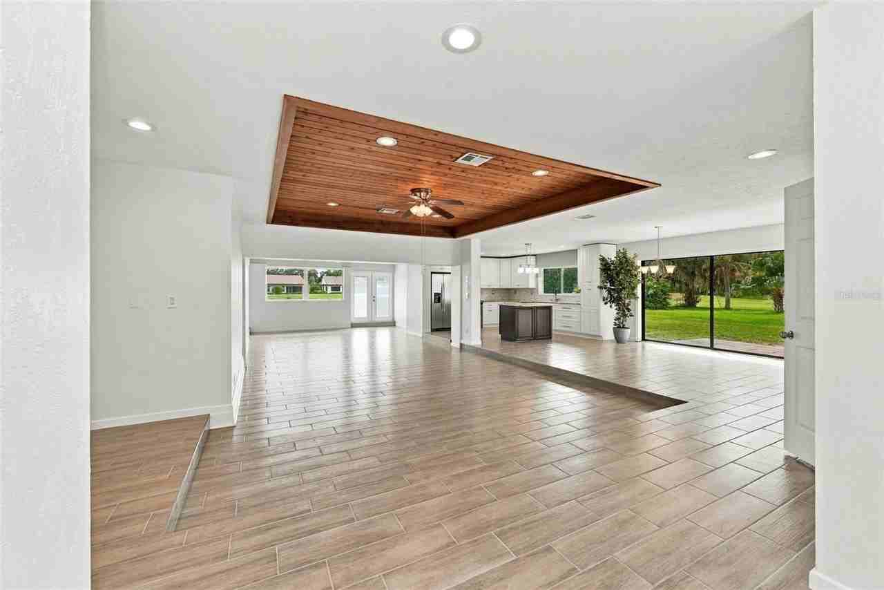 15 Abbey Ct - Photo 4 of 50