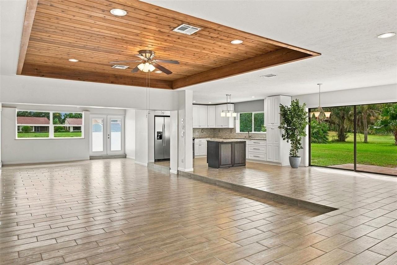 15 Abbey Ct - Photo 5 of 50