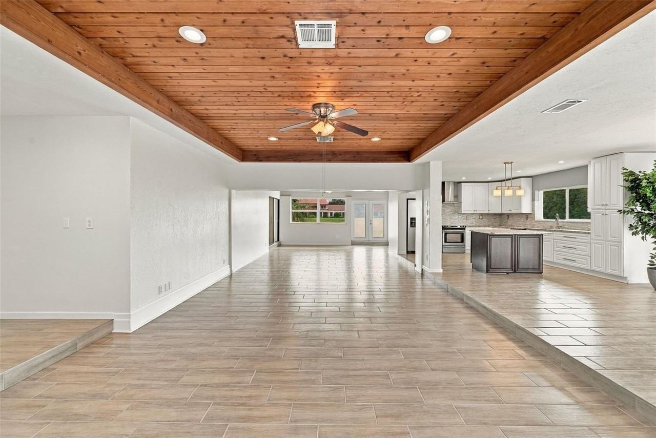 15 Abbey Ct - Photo 6 of 50