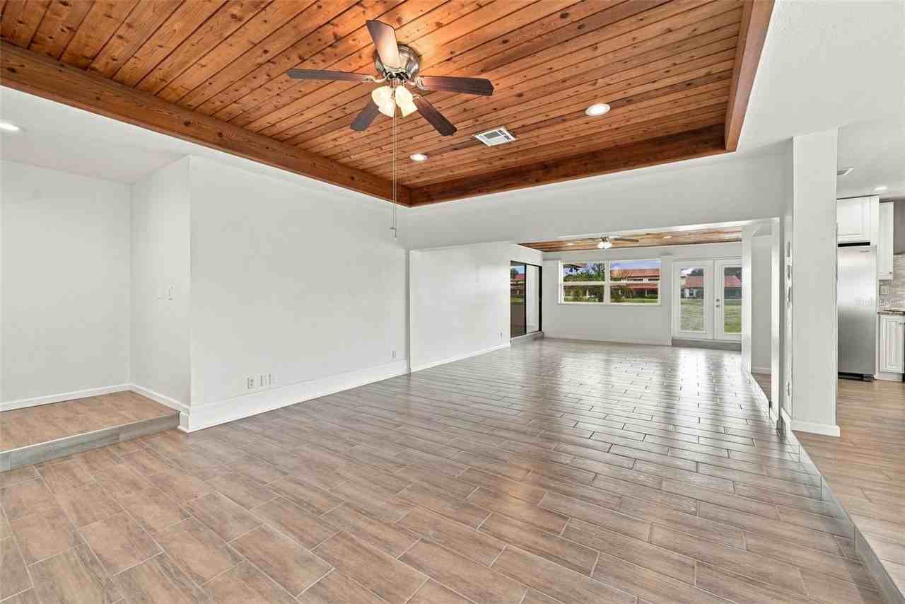 15 Abbey Ct - Photo 7 of 50