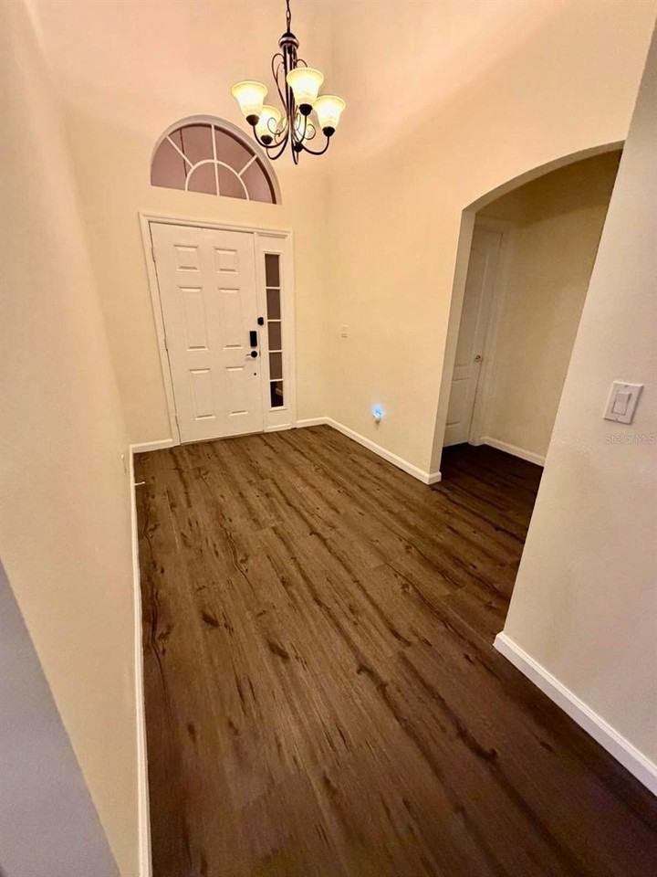 15545 Markham Dr - Photo 2 of 17