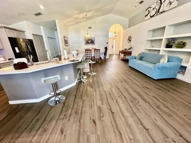 15545 Markham Dr - Photo 3 of 17
