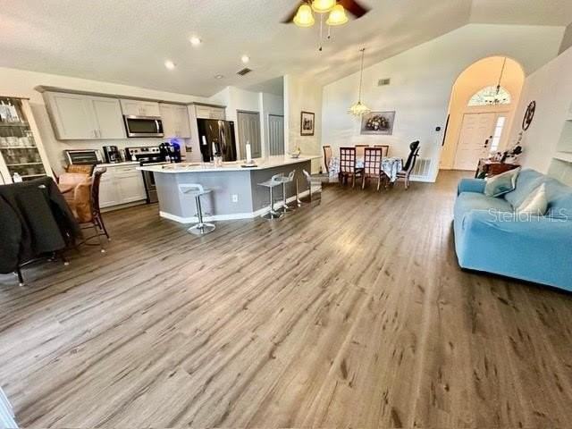 15545 Markham Dr - Photo 6 of 17