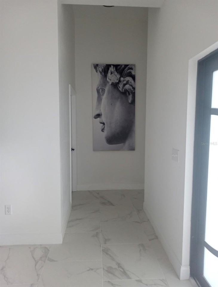 805 Hymon Cir - Photo 4 of 10