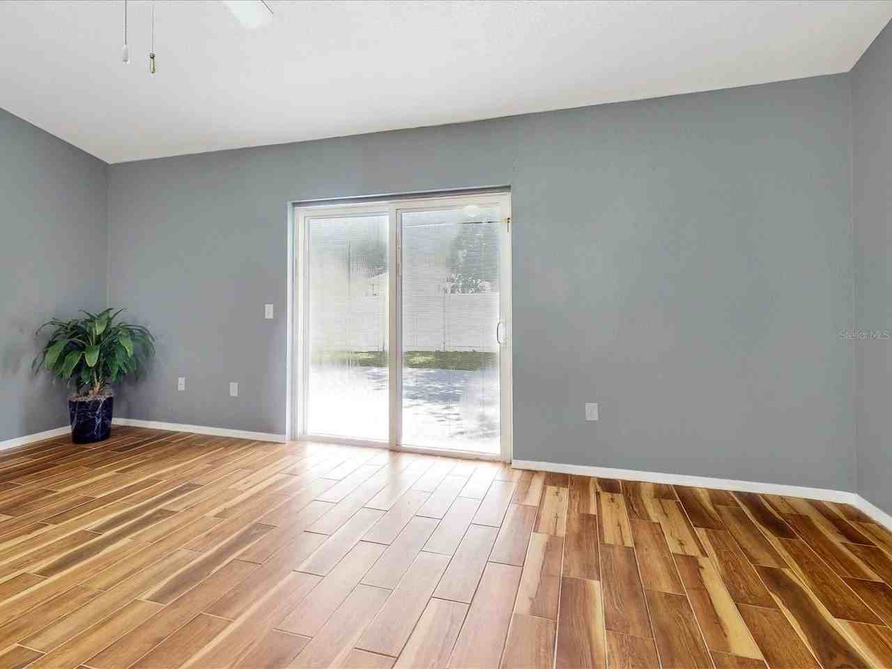 1444 Swift Ct - Photo 4 of 31