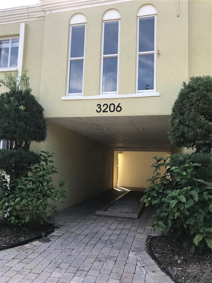 3206 W Azeele St #102 - Photo 2 of 8