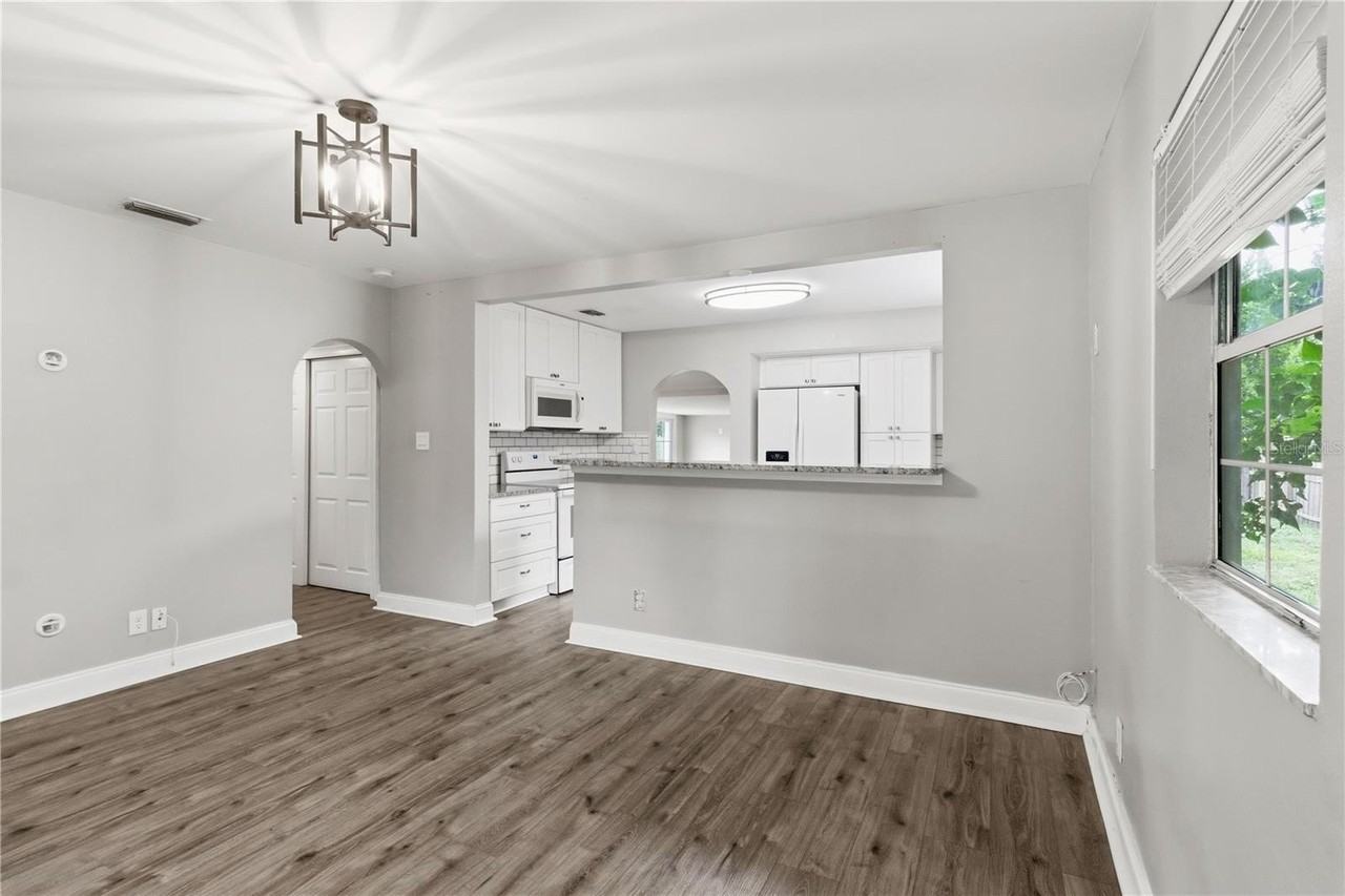 320 E Althea Ave - Photo 6 of 37