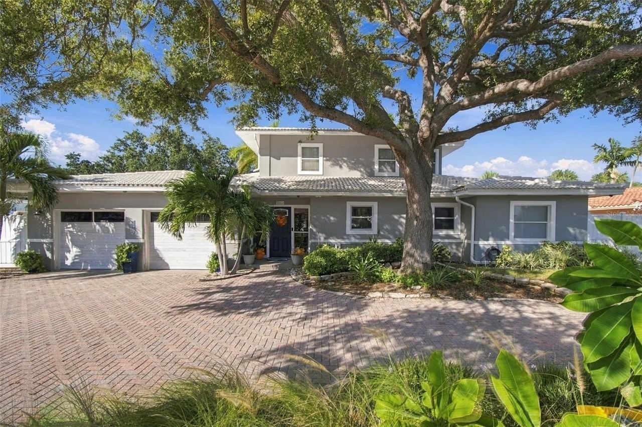 5411 Aloha Dr - Photo 2 of 50