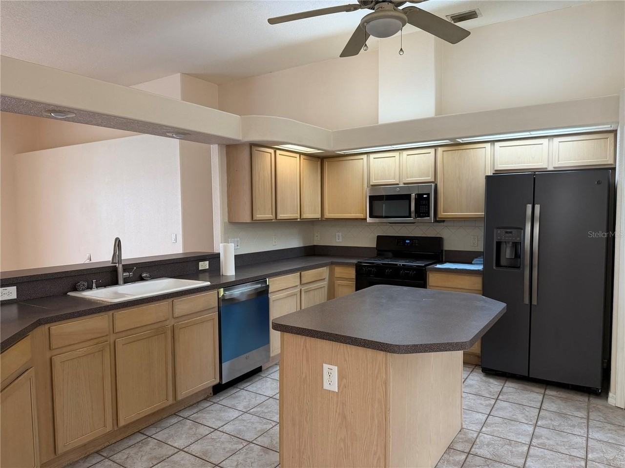 9912 Kingshyre Way - Photo 2 of 13