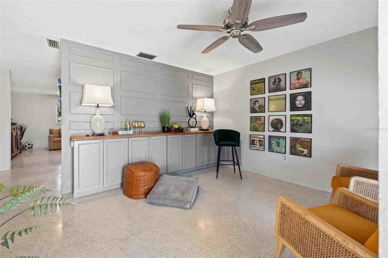 5015 54th St N - Photo 3 of 27