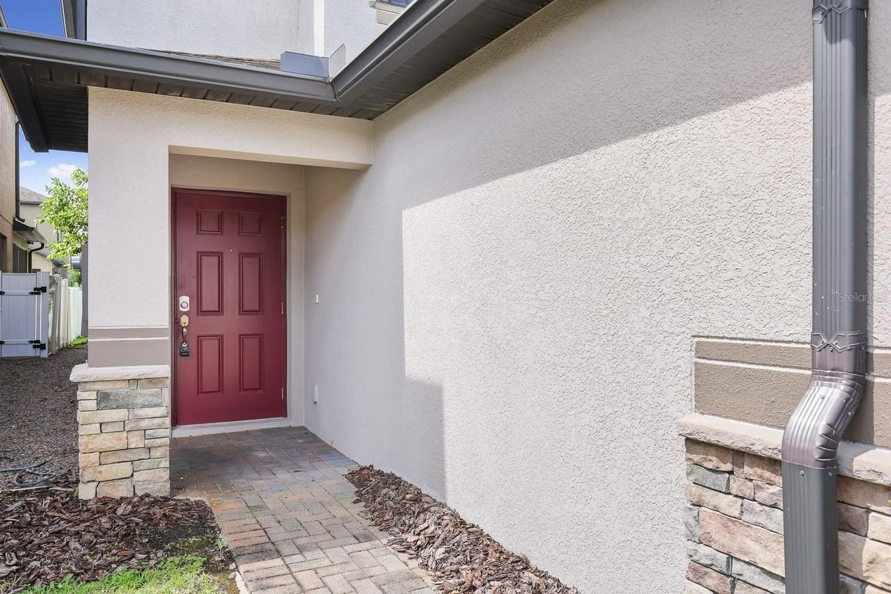 2724 Garden Falls Dr - Photo 2 of 39